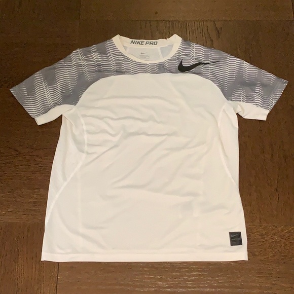 Nike Other - White and gray Nike pro hypercool youth XL tshirt